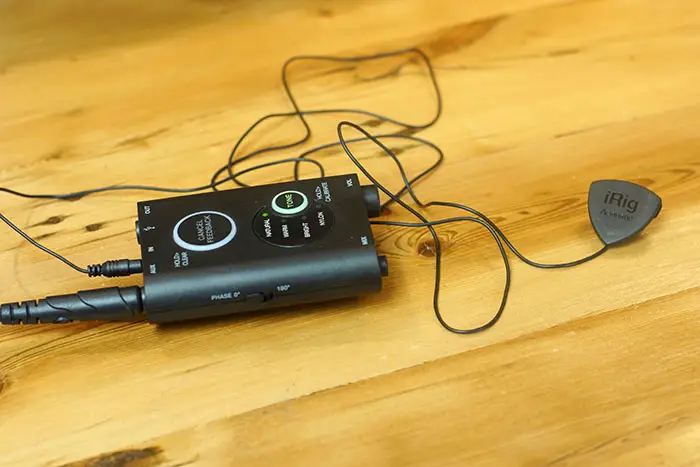 iRig Acoustic Stage Hooked Up