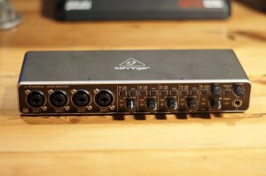 Behringer UMC404HD