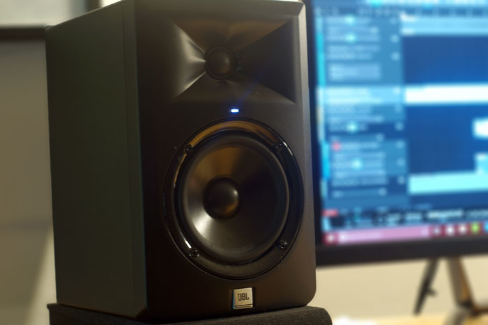 JBL LSR305 Studio Monitor