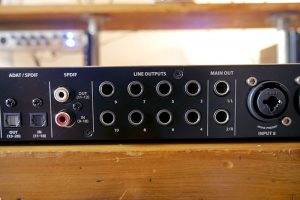 Behringer UMC1820 - Back