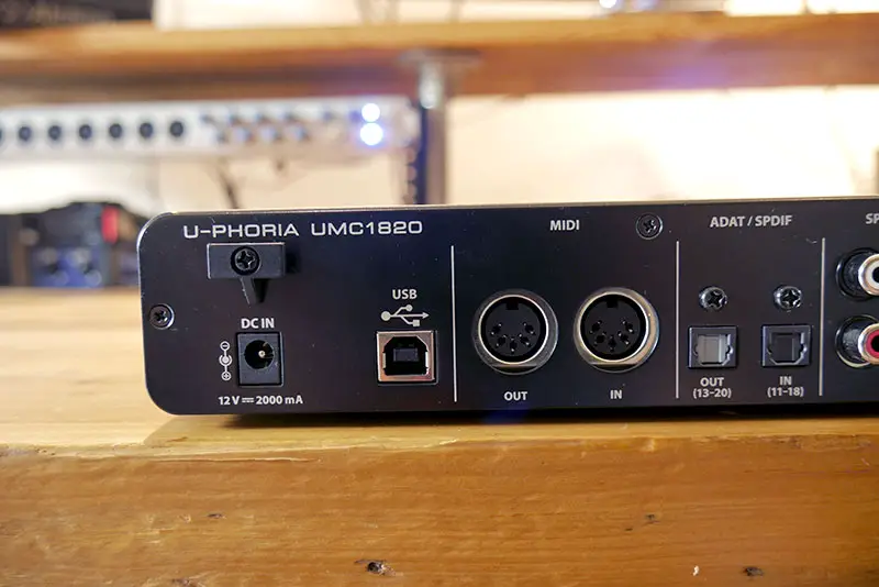 Behringer UMC1820 - Back