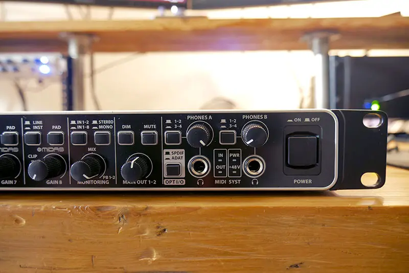 Behringer UMC1820 - Front