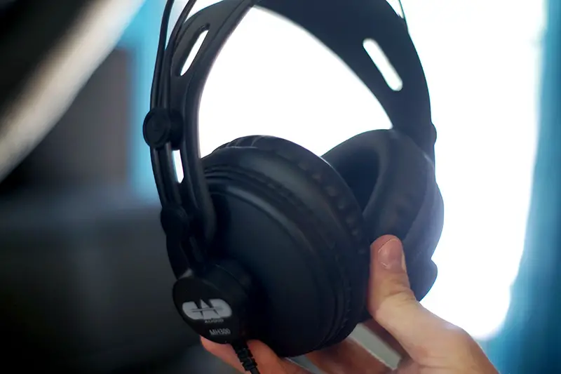 CAD MH300 Headphones