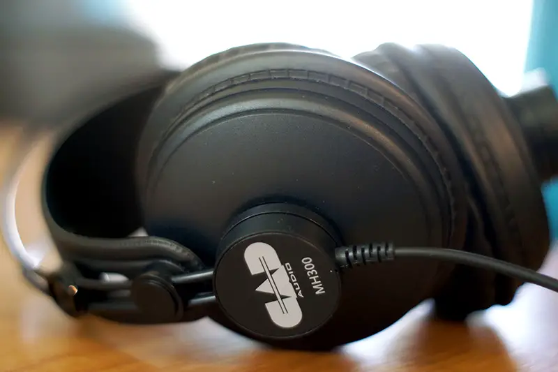 CAD MH300 Headphones