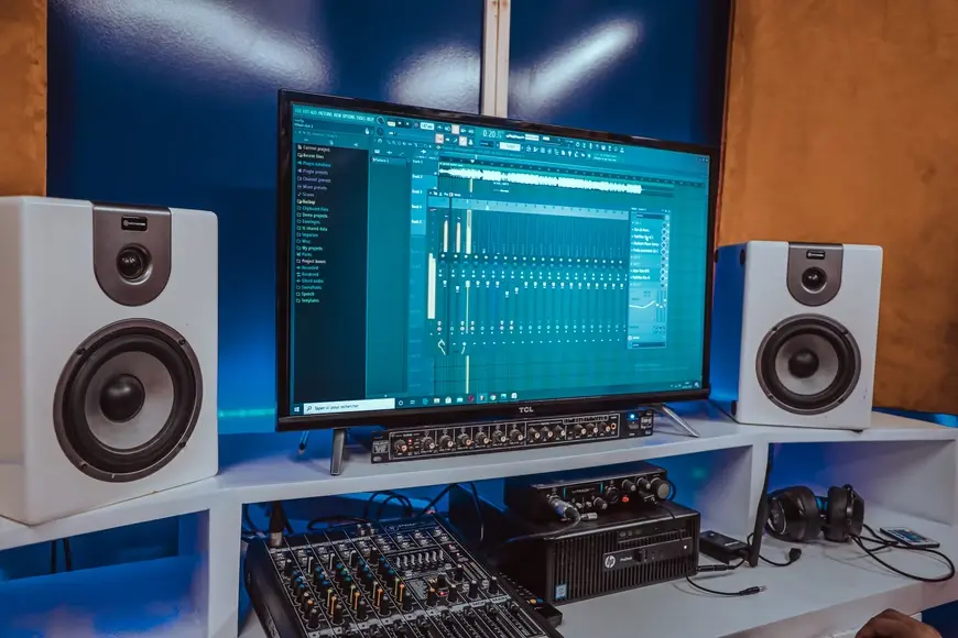 Home Recording Studio - One Computer Monitor, Blue Room Color, White Deck Color, No Instruments